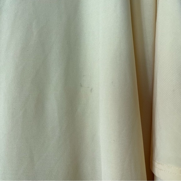 Jennie & Marlis Yellow V-Neck Drape Cold Shoulder Top Medium - Picture 7 of 7